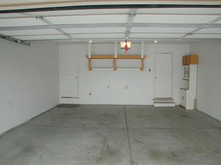 520 W 2nd St — Photo 8