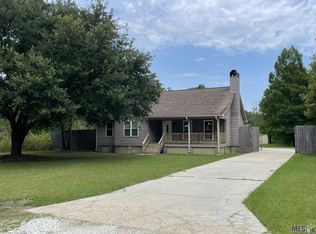 17429 J B Averett Rd, Livingston, LA 70754