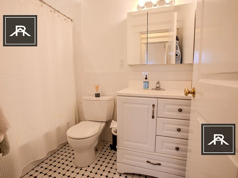 871 Beacon St #2 — Photo 8