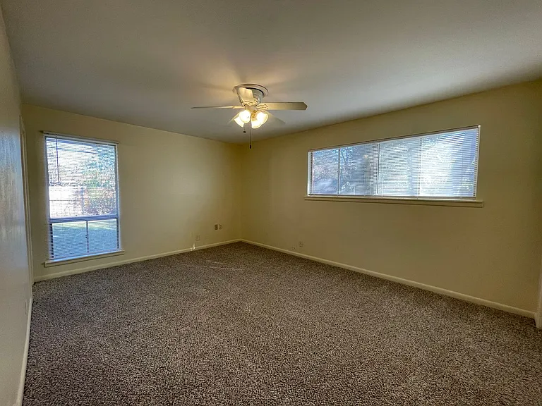 4616 Fawn Dr — Photo 15