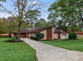 814 Golden Bear Ln, Humble, TX 77339