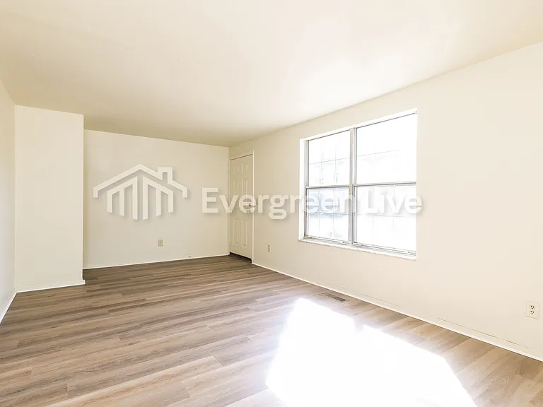 8027 Mount Hood Dr — Photo 8