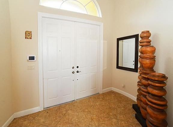 Home For Sale In Versailles