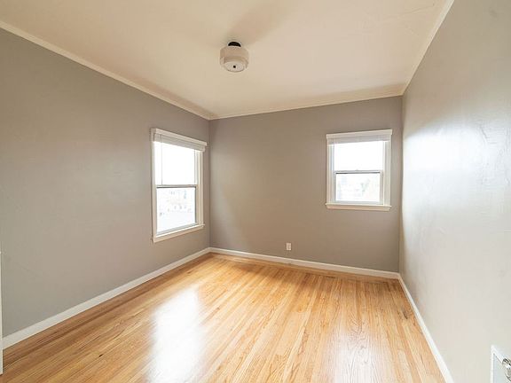 3rd image of 633 Cleveland St APT 10