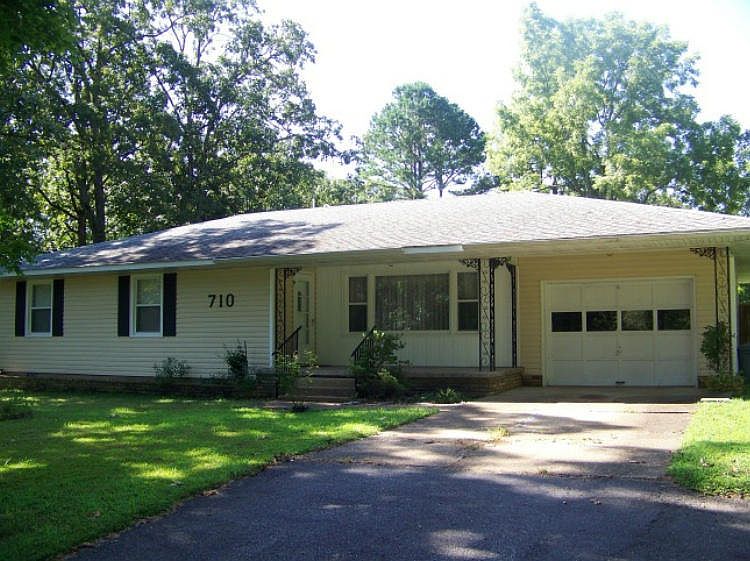 1st image of 710 Eastwood Dr