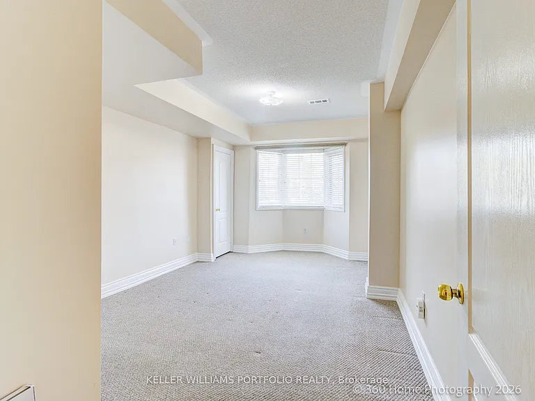 366 Old Harwood Ave — Photo 6