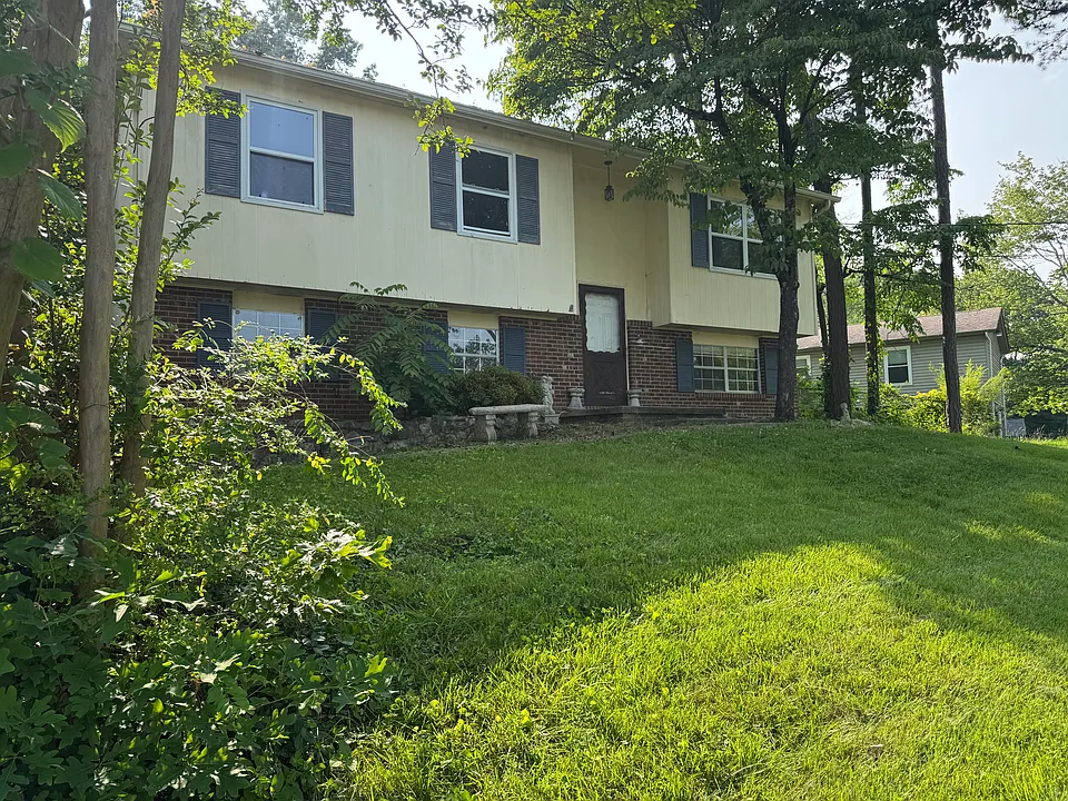 4221 Angola Rd