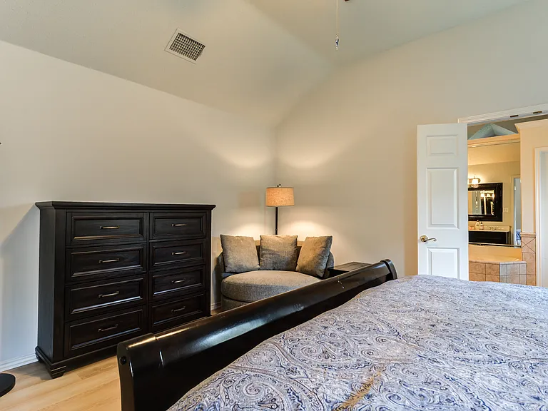 105 N Vale Ave — Photo 38