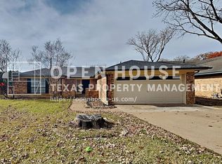 5128 Red River Dr, Arlington, TX 76017