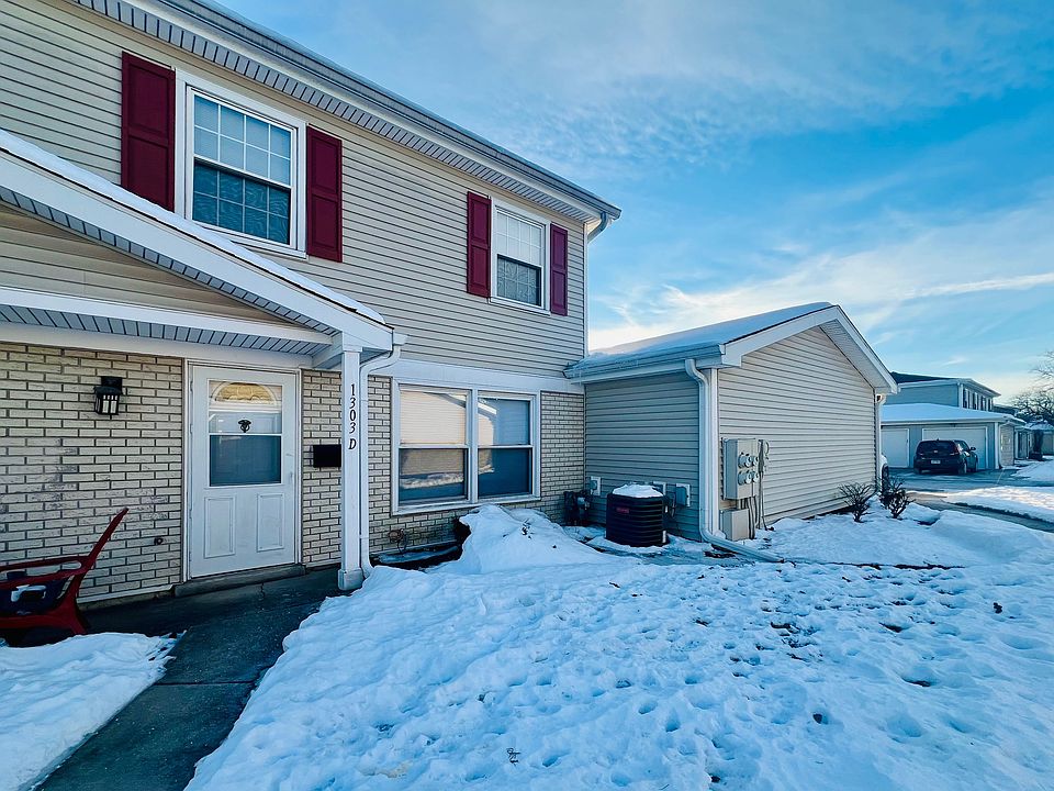 1st image of 1303 Kingsbury Dr Unit D
