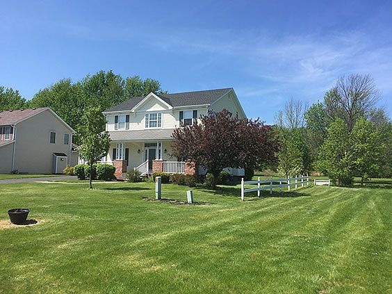 3rd image of 8 Cape Henry Trl