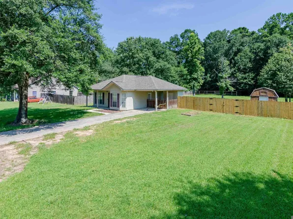 16735 Blount Ln, Walker, LA 70785