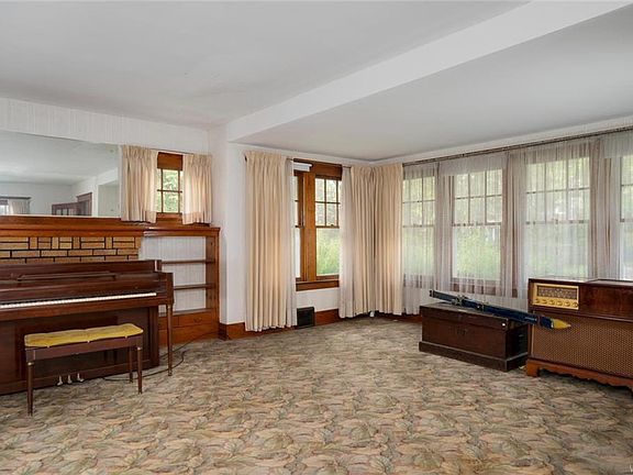 2nd image of 70 Linwood Ave