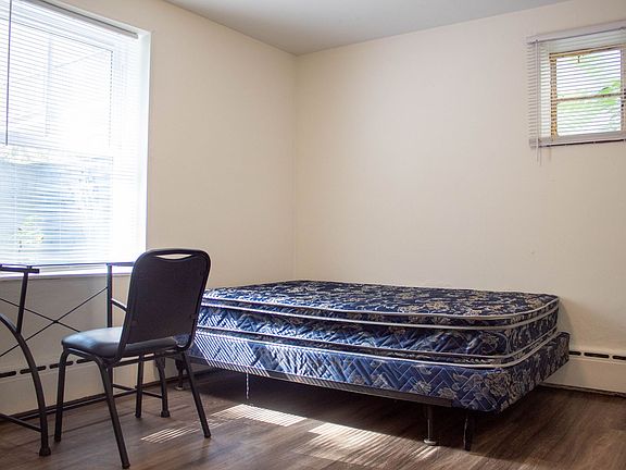 3rd image of 203 S Wright St #1f5187391