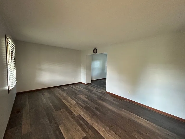 8659 Groveside Dr — Photo 11