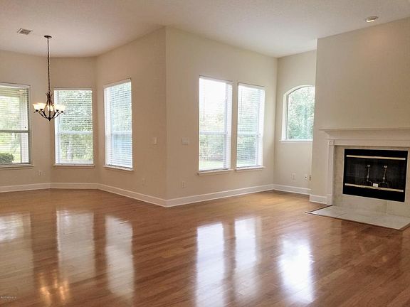 5th image of 5231 Comfort Ct