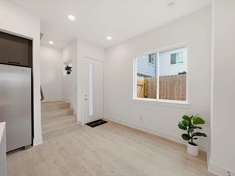 1512 Barbee St #B — Photo 6