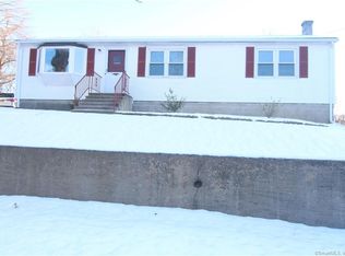 67 Red Oak Rd, Bridgeport, CT 06606