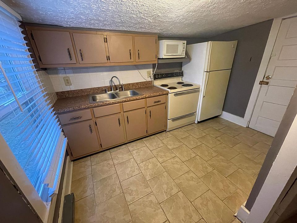 2nd image of 115 Stanley Ave