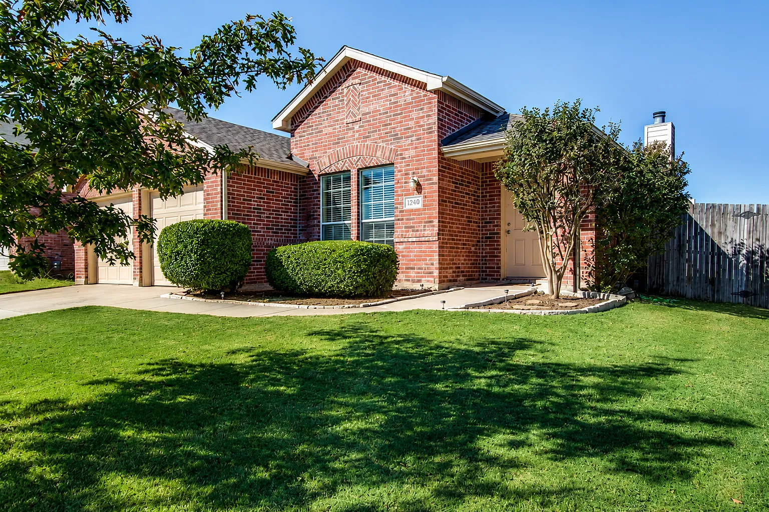 1240 Miller Ln — Photo 1