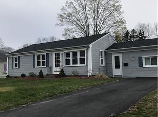 11 Woodlawn Rd, North Smithfield, RI 02896