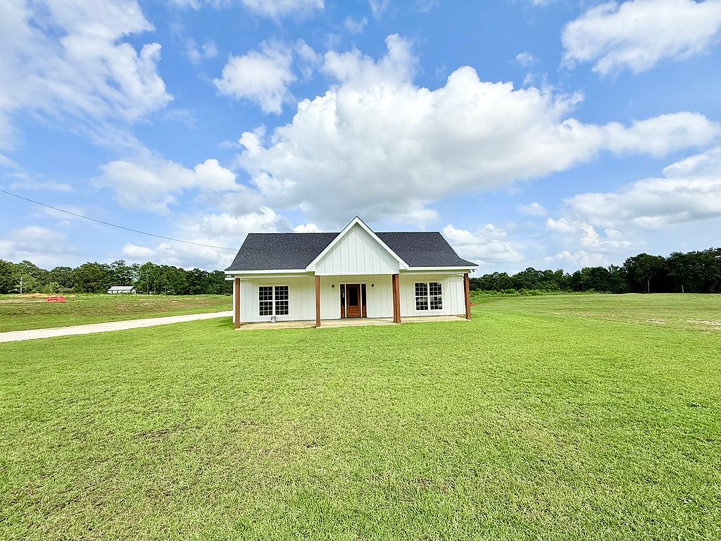448 McKenzie St - Property Image