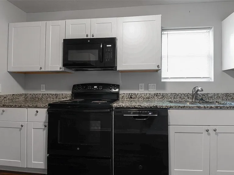 3621 Mainer St #C — Photo 4