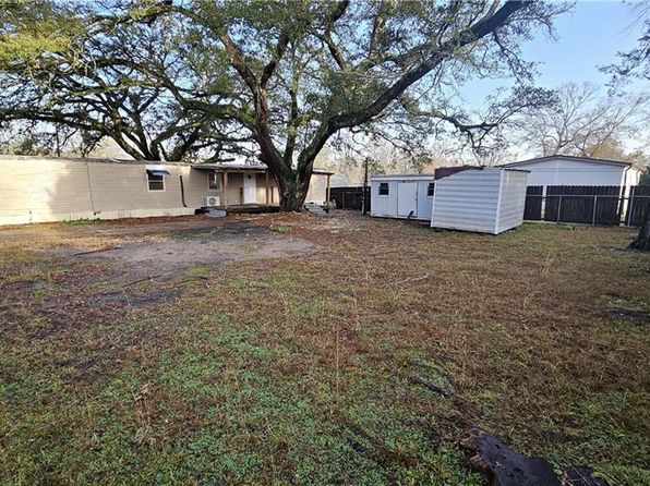 900 College Dr, Pineville, LA 71360