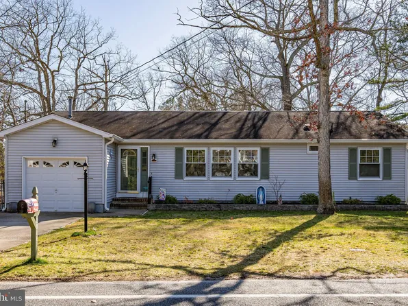 201 Station Dr, Forked River, NJ 08731