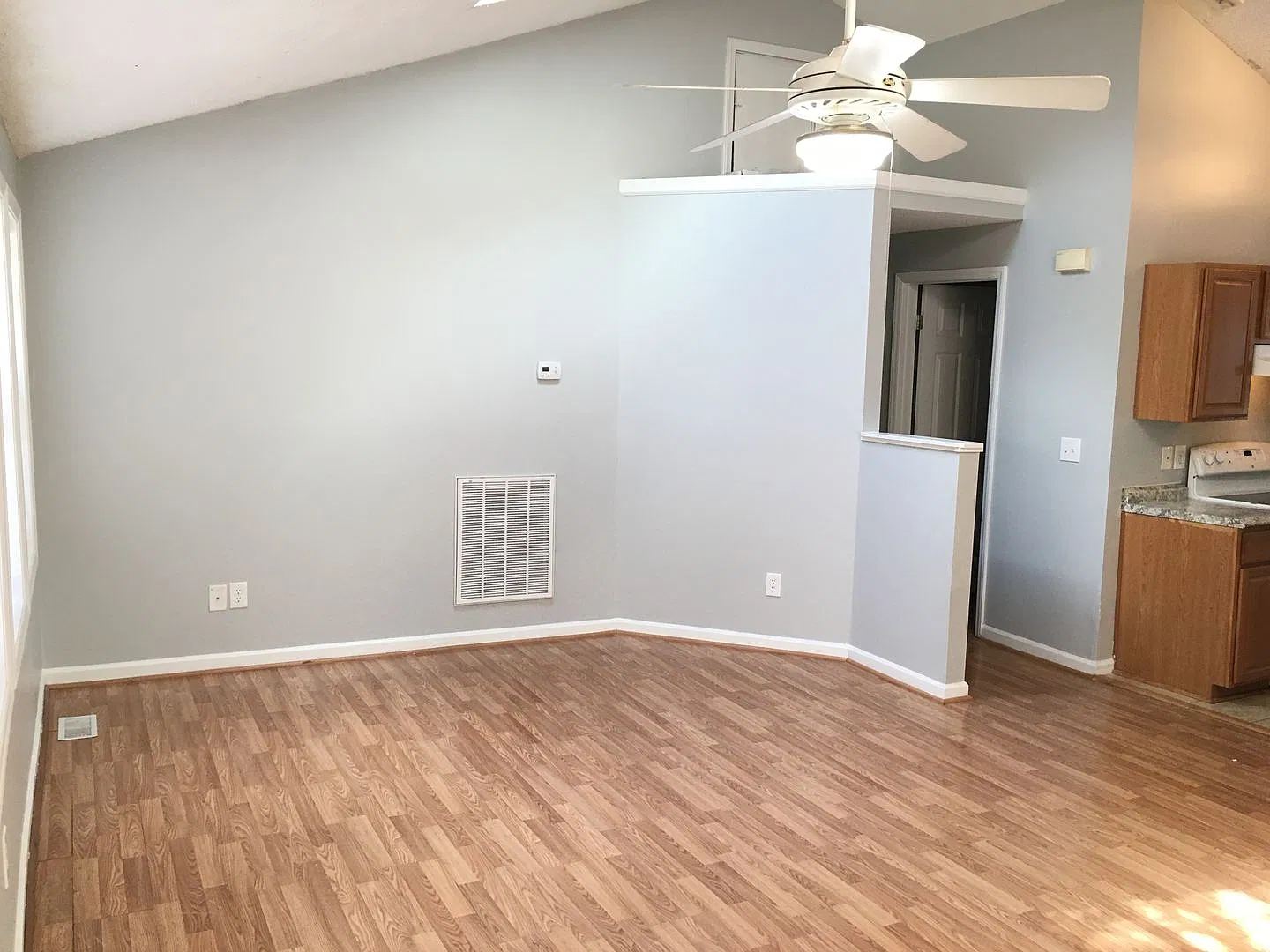 Updated 4br 2ba house with parking and walking distance to UNC Campus! — Photo 3