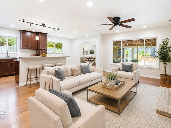 2nd image of 1109 Coloma Way