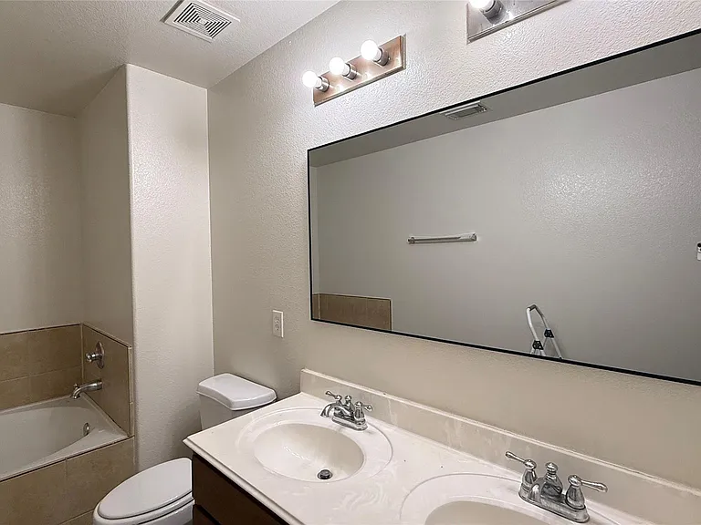 3114 Junction Dr — Photo 10