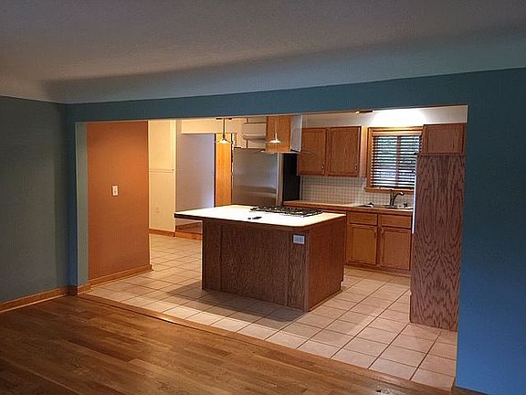 4th image of 1008 N Shore Dr