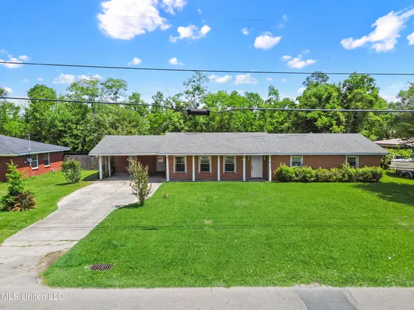 223 Felicity St, Bay Saint Louis, MS 39520