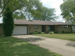 15077 Kellogg Rd, Bowling Green, OH 43402