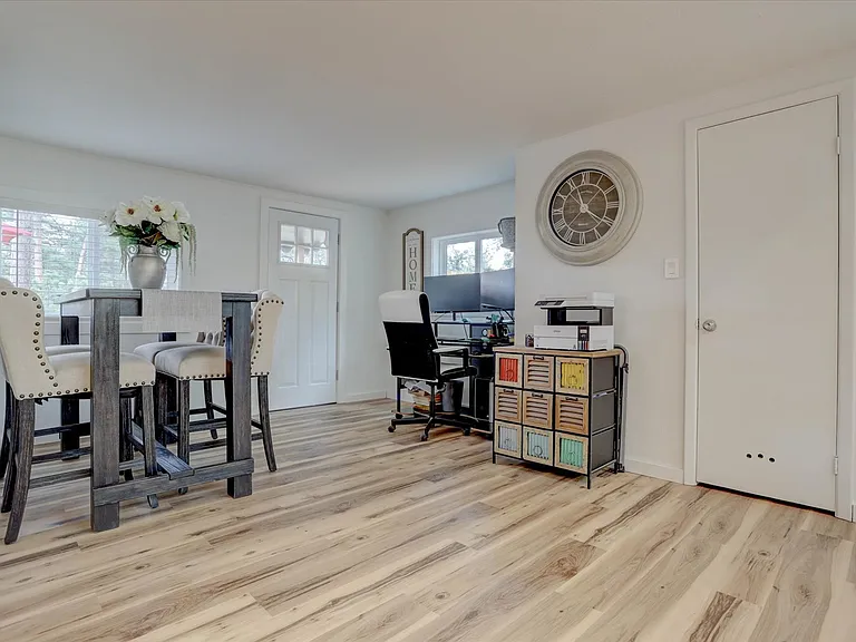 9657 Hurty Ave — Photo 5