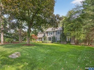 347 Smith Pl, Wyckoff, NJ 07481