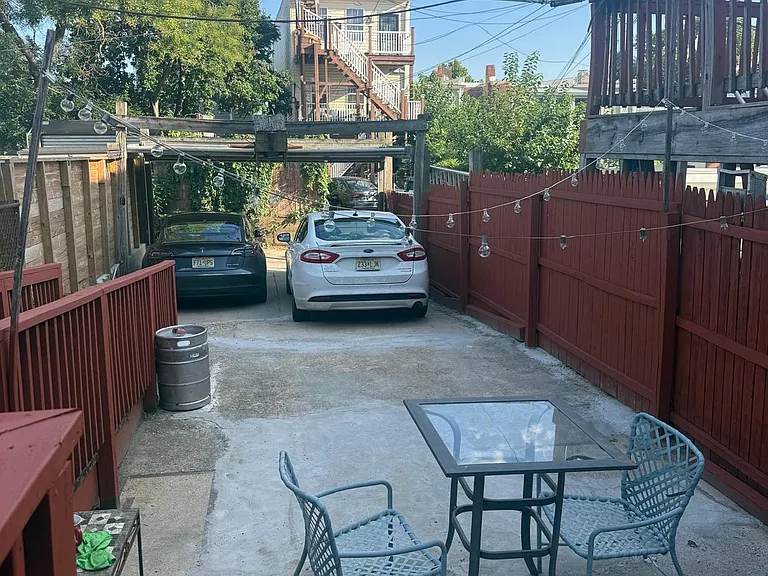520 Kenyon St NW #B — Photo 17
