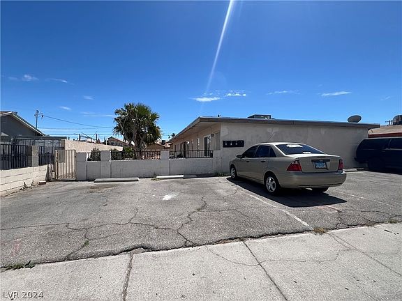 3rd image of 2252 Ellis St