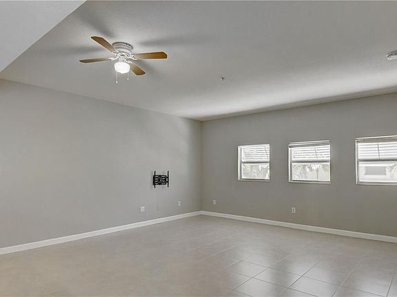 5th image of 465 NE 1st St #465