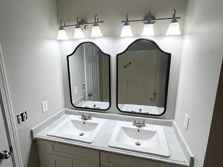 189 Lakeview Dr — Photo 3