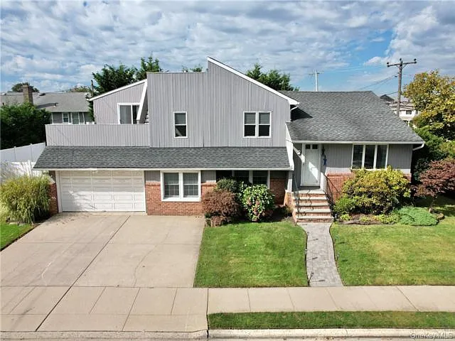 4 bed, 3.0 bath, 2271 sqft, $6,500 — Photo 1