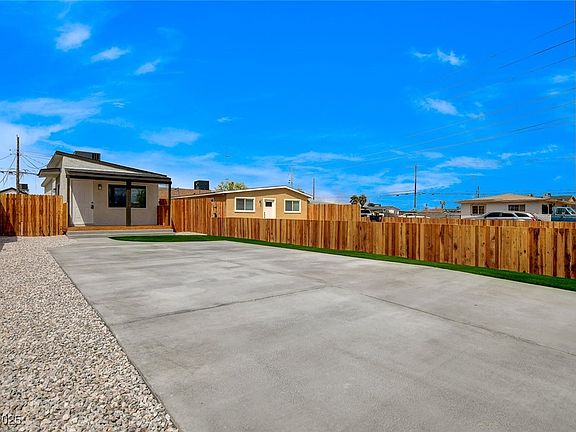 2nd image of 974 Balzar Ave