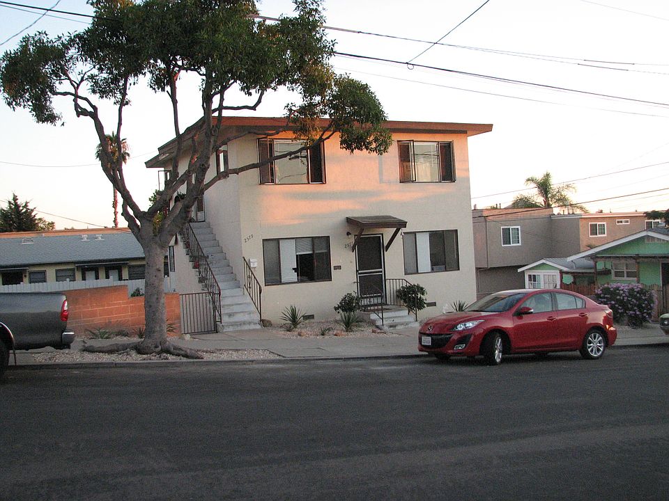 Lower unit front of the duplex