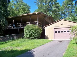 10 Tessentee Woods Rd, Franklin, NC 28734