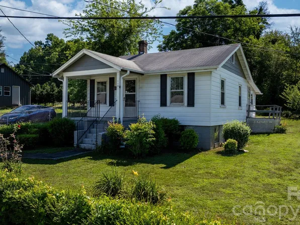 115 Brackett St, Morganton, NC 28655