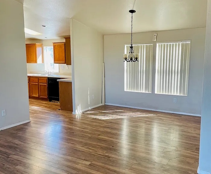 17447 S Wilmot Rd — Photo 5