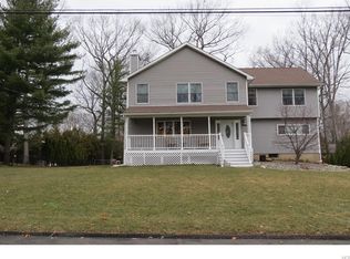 32 Sharon Dr, New City, NY