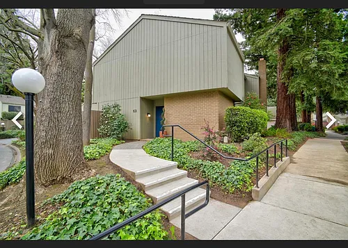 200 Dunbarton Cir Photo 1