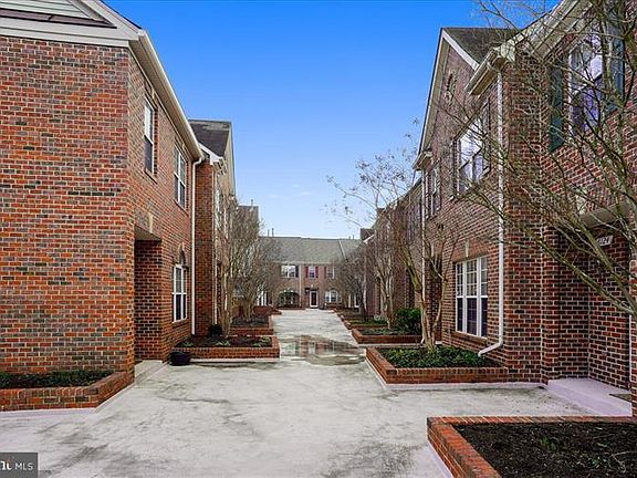 3rd image of 6124 Madison Crest Ct